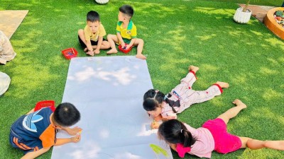 NHỮNG HỌA SĨ NHÍ 3 TUỔI VÀ “PHÒNG TRIỂN LÃM NGOÀI TRỜI” ĐẦY SẮC MÀU